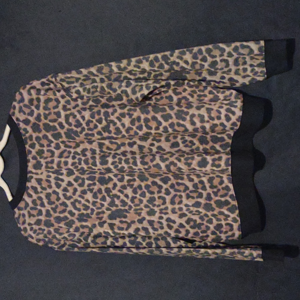 Leopard pullover by no boundaries - Picture 3 of 3
